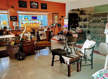 illinois/giant-city-state-park/shop/cobden-village-shops