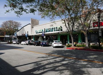 california/burbank/shop/urban-outfitters