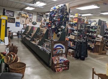 iowa/effigy-mounds-national-monument/shop/shaggy-s-indoor-flea-market