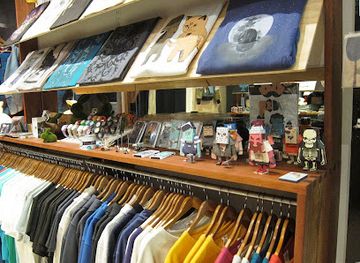 australia/central-victoria/shop/monsterthreads-gift-shop-collins-street-melbourne