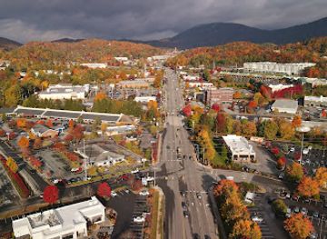 north-carolina/boone/shop/watauga-village-shopping-center