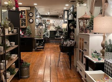 illinois/western-illinois/shop/the-briarwood