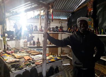 uganda/lake-bunyonyi/shop/community-craft-shop-success-foundation