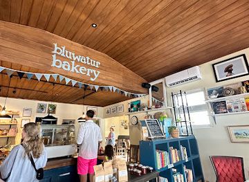 the-bahamas/harbour-island/shop/bluwatur-bakery