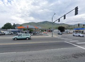 washington/lake-chelan/shop/lake-chelan-e-z-mart