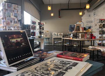 wisconsin/milwaukee/shop/historic-milwaukee-inc-retail-store-city-tours