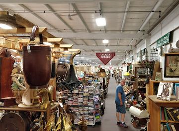 nebraska/platte-river-state-park/shop/brass-armadillo-antique-mall-omaha