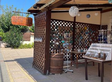 greece/samaria-gorge/shop/jacobs-little-shop-hand-made-ceramics-jewellery-gifts