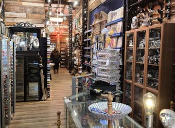 canada/montreal/griffintown/shop/kuriosity