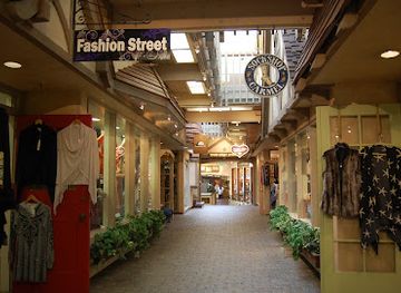 california/carmel-by-the-sea/shop/fashion-street