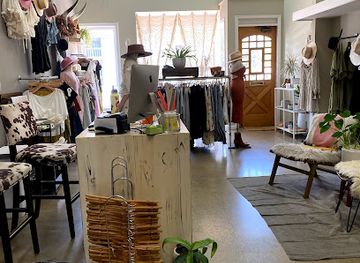 california/santa-clarita/shop/salt-and-freckles