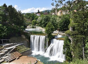 bosnia-and-herzegovina/jajce-waterfalls/shop/jajce-skyline