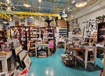 texas/dallas/bishop-arts-district/shop/zsa-zsa-s-unique-boutique