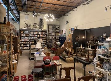 virginia/charlottesville/shop/heyday-antiques-vintage