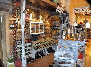 canada/eastern-ontario/shop/the-old-tin-shed