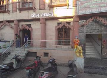 india/agra/rakabganj/shop/varun-cloth-store