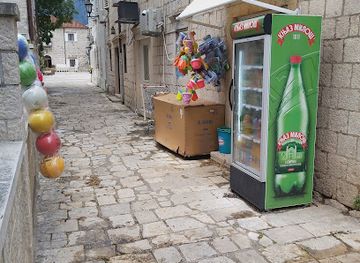 montenegro/perast/shop/market-perast