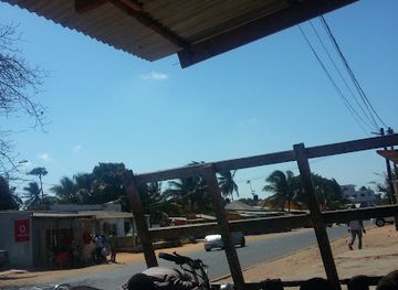 mozambique/makonde-plateau/shop/makonde-carvers