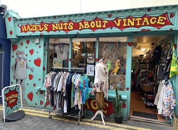 ireland/county-kerry/shop/hazel-s-nuts-about-vintage