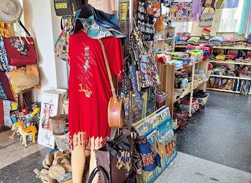 tanzania/dar-es-salaam/shop/house-of-culture-gift-store