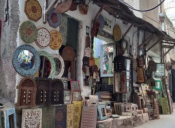 tanzania/stone-town/old-fort/shop/family-gift-shop