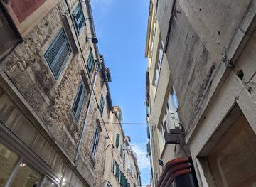 croatia/split/shop/think-pink-cro-design