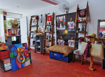 madagascar/atsinanana/shop/fatapera-boutik-nosy-be-ambatoloaka