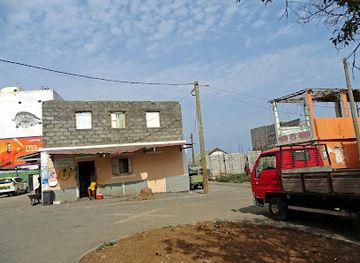 cabo-verde/praia-baixo/shop/mini-mercado-monteiro