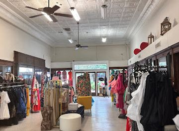 alabama/chattahoochee-river/shop/jireh-s-boutique-gifts-herbs