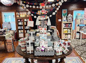 maryland/pocomoke-river-state-park/shop/vintage-pink-green-quilt-studio