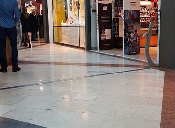 france/angers/shop/centre-commercial-grand-maine