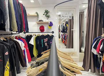 albania/tirana/blloku/shop/chrono-vintage