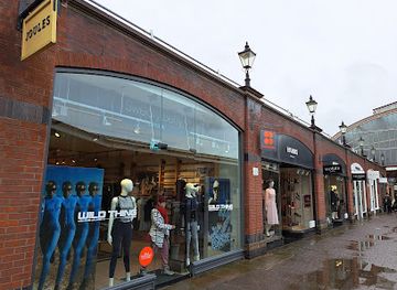 united-kingdom/windsor/shop/whistles