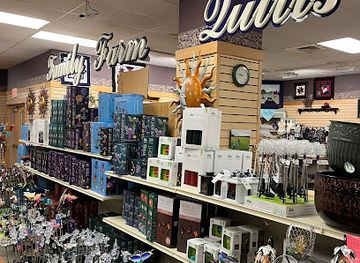 pennsylvania/lancaster/shop/shady-maple-gift-shop