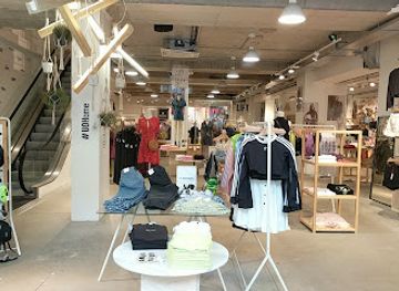 germany/dusseldorf/shop/urban-outfitters