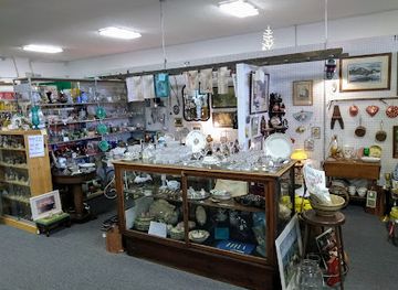 ohio/punderson-state-park/shop/auntie-s-antique-mall