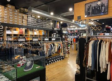 italy/genoa/shop/glad-store