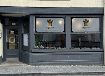 isle-of-man/laxey/shop/ginger-giraffe