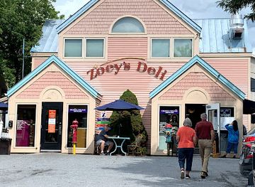 vermont/mount-equinox/shop/zoey-s-deli-bakery