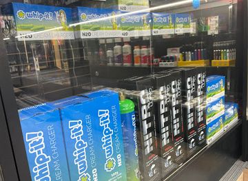 california/oakland/shop/e-z-exotic-gift-shop