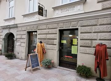 slovenia/kamnik/shop/intershop-kammeleon-bozic-valerija-s-p