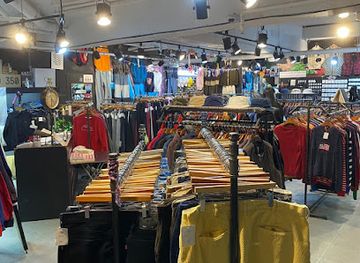 south-korea/jeju-city/shop/jeju-vintage-shop-turn-up