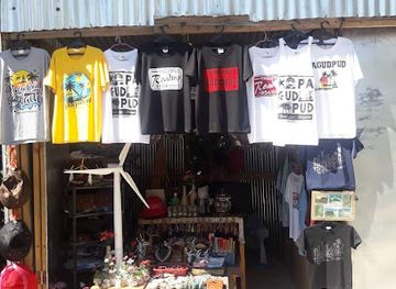 philippines/ilocos-norte/shop/hei-hei-souvenir-shop