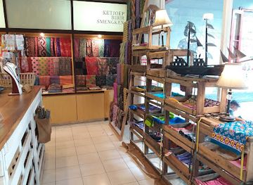 indonesia/southeast-sulawesi/shop/miens-souvenir