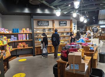 california/santa-clara/shop/lush-cosmetics-valley-fair