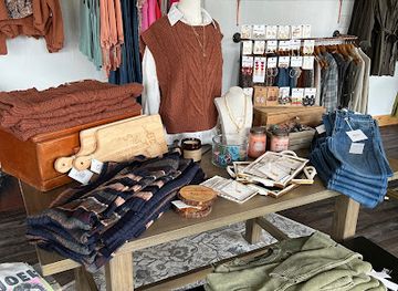 missouri/ha-ha-tonka-state-park/shop/the-white-lilly