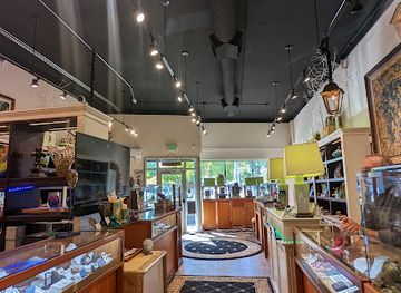 washington/kirkland/shop/alesia-artisan-jewelry-boutique