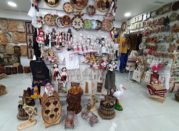 romania/moldavia/shop/souvenirs-folk-art