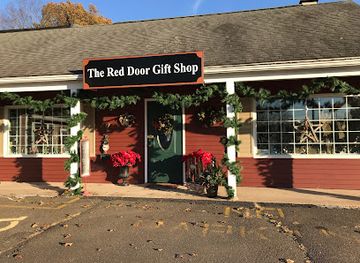 connecticut/hammonasset-beach-state-park/shop/the-red-door-gift-shop
