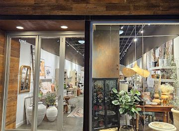 california/santa-clarita/shop/the-collective-shop-interior-garden